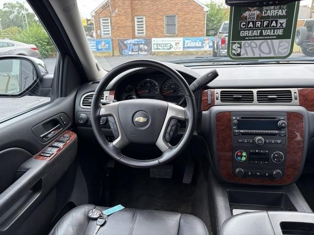 Chevrolet Suburban LT 1500 4WD 2014