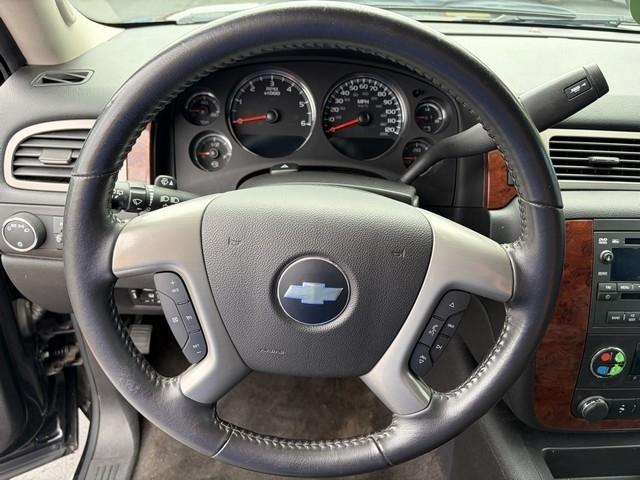 Chevrolet Suburban LT 1500 4WD 2014