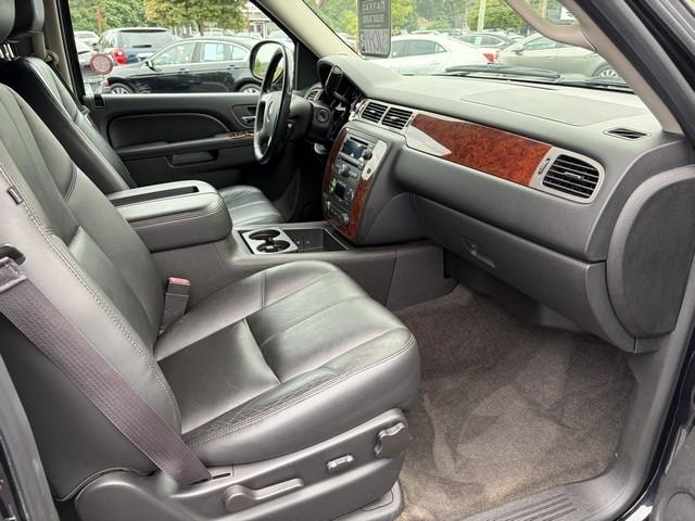 Chevrolet Suburban LT 1500 4WD 2014