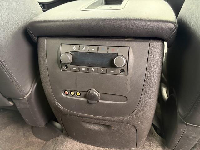 Chevrolet Suburban LT 1500 4WD 2014