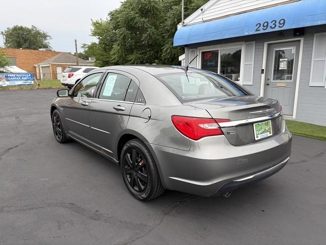 Chrysler 200 LX 2012