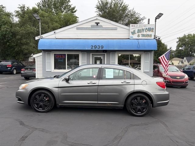 Chrysler 200 LX 2012