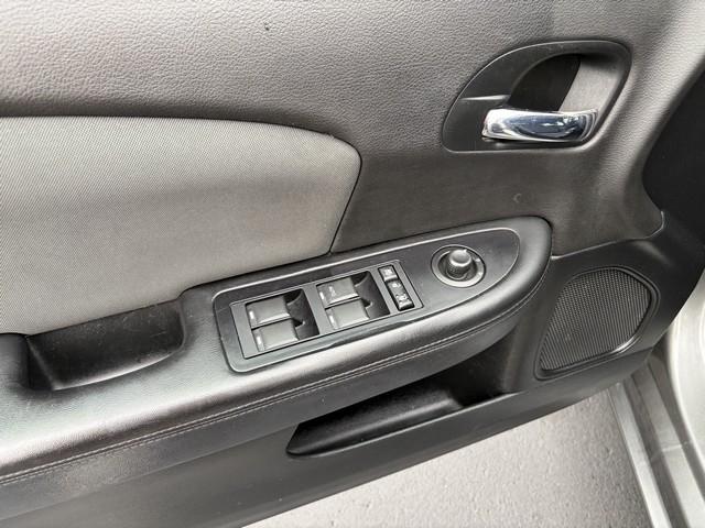 Chrysler 200 LX 2012