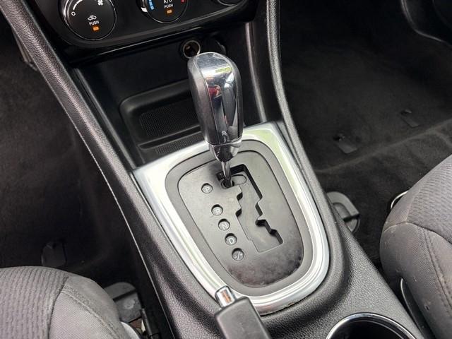Chrysler 200 LX 2012