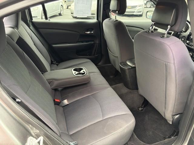 Chrysler 200 LX 2012