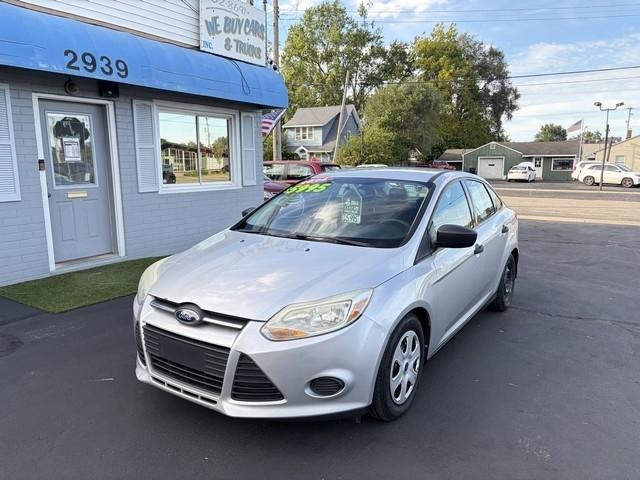 Ford Focus S Sedan 2014