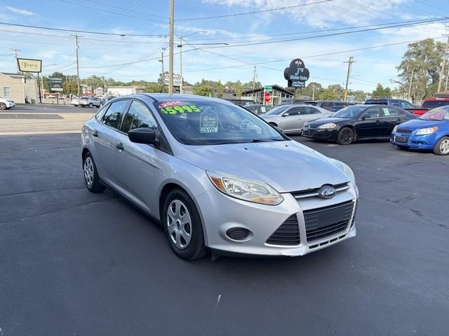 Ford Focus S Sedan 2014