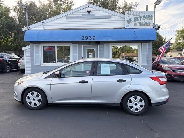 Ford Focus S Sedan 2014