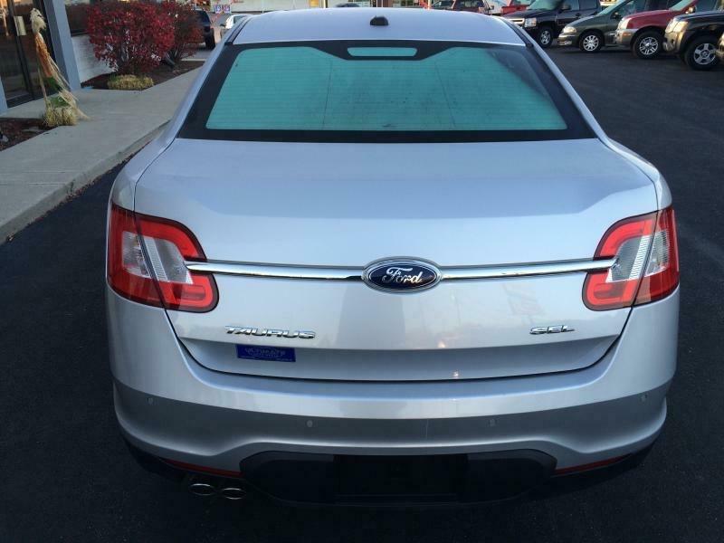 Ford Taurus 4dr Sdn SEL FWD 2011