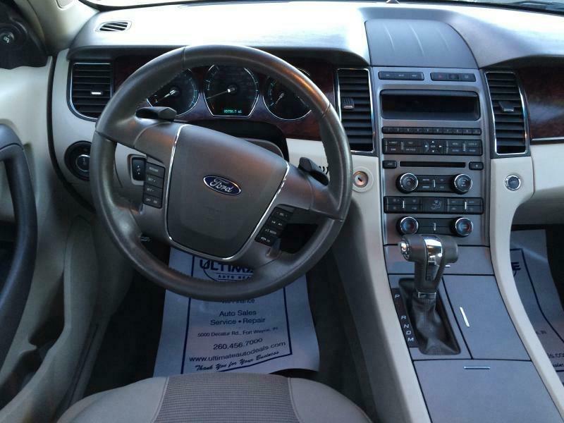 Ford Taurus 4dr Sdn SEL FWD 2011