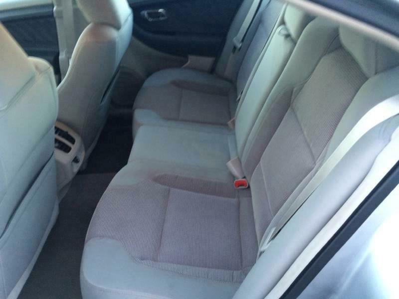 Ford Taurus 4dr Sdn SEL FWD 2011