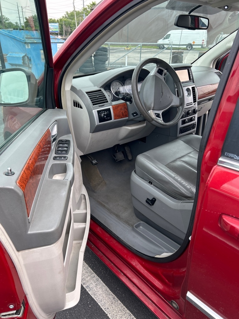 Chrysler Town & Country 4dr Wgn Touring 2009