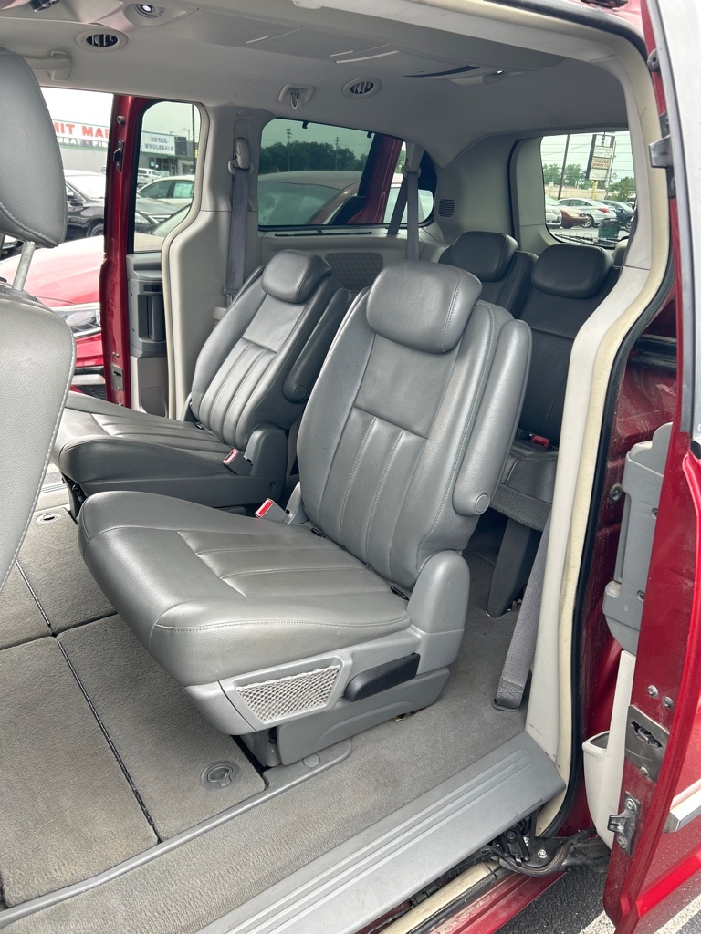 Chrysler Town & Country 4dr Wgn Touring 2009