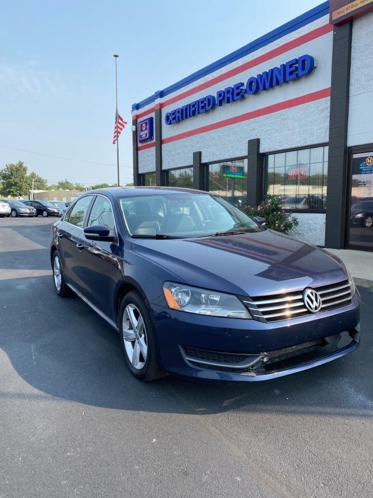 Volkswagen Passat 4dr Sdn 1.8T Auto Wolfsburg Ed 2014
