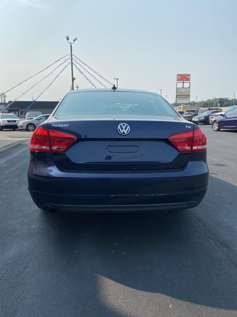 Volkswagen Passat 4dr Sdn 1.8T Auto Wolfsburg Ed 2014