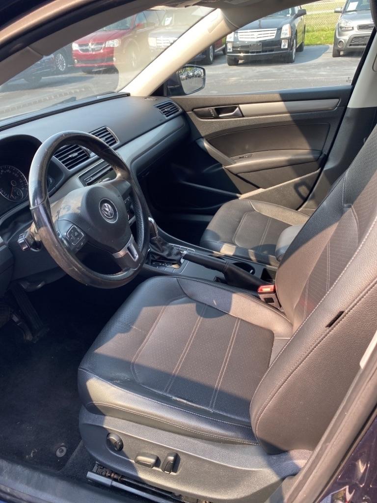 Volkswagen Passat 4dr Sdn 1.8T Auto Wolfsburg Ed 2014