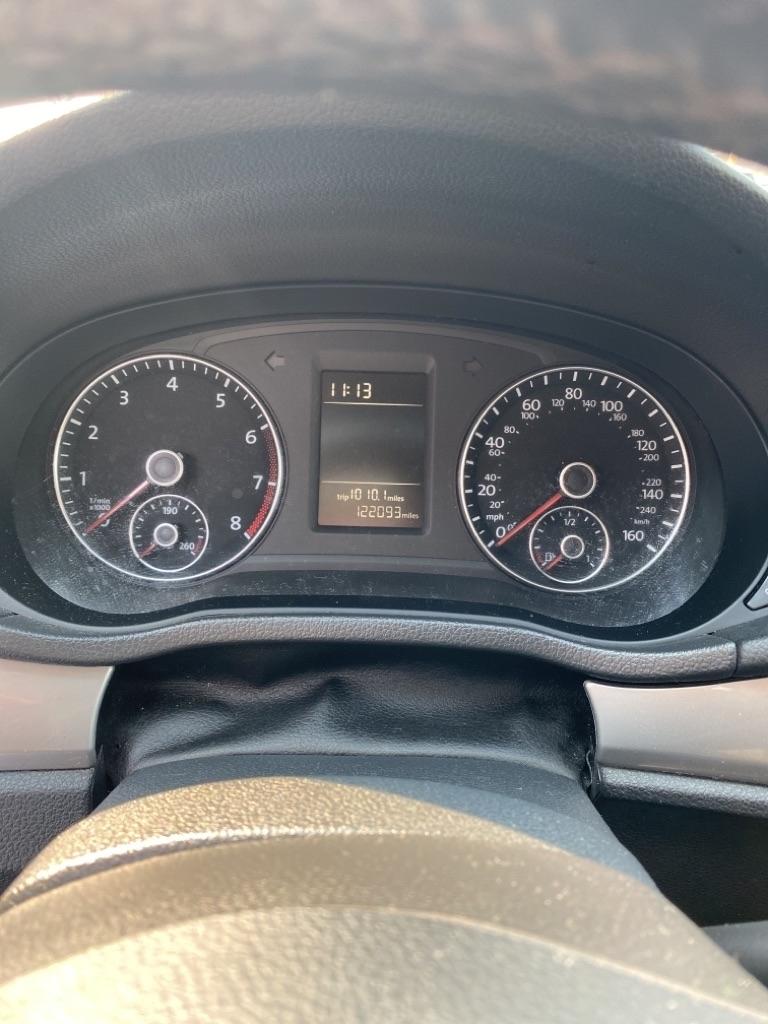 Volkswagen Passat 4dr Sdn 1.8T Auto Wolfsburg Ed 2014