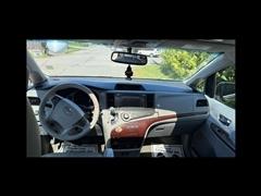 2011 Toyota Sienna 