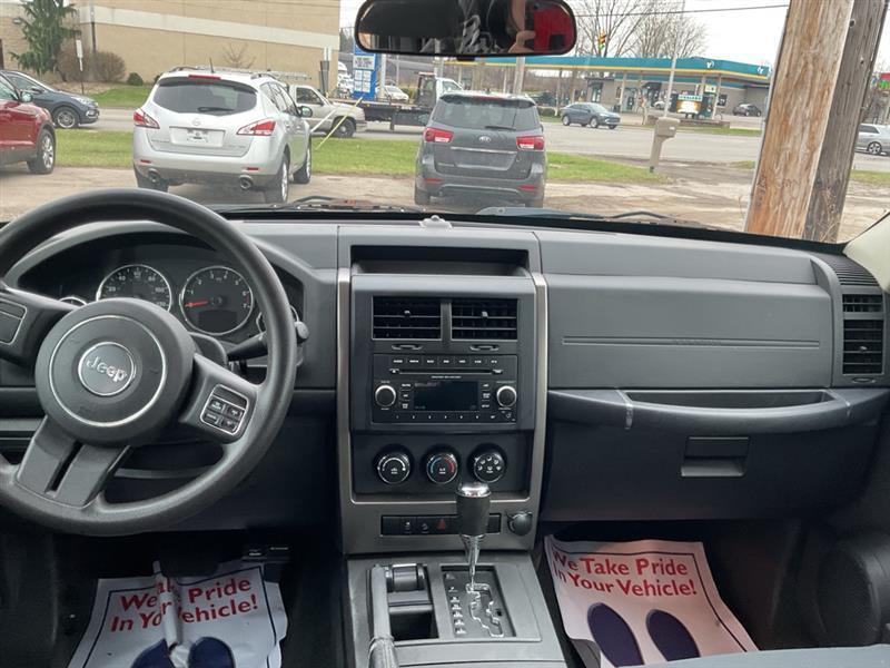 Jeep Liberty Sport 4WD 2012