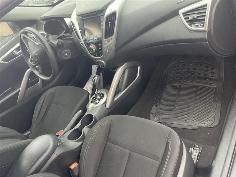 Hyundai Veloster Base 2014