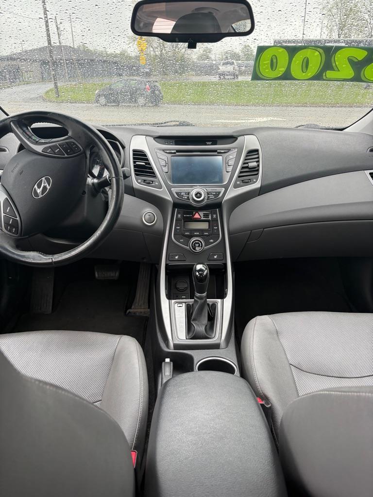 Hyundai Elantra SE 6AT 2016