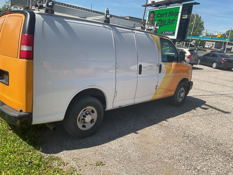 2017 Chevrolet Express 3500 Work Van HD's photo