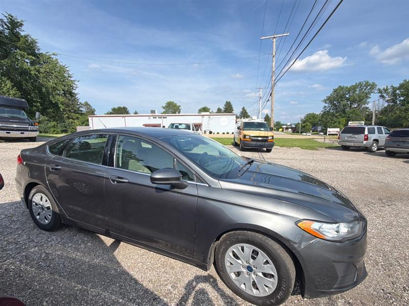Ford Fusion S 2019