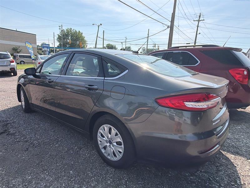 Ford Fusion S 2019