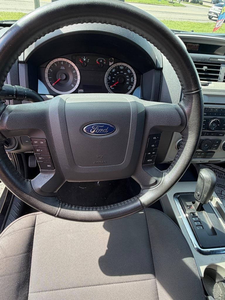Ford Escape XLT FWD 2012