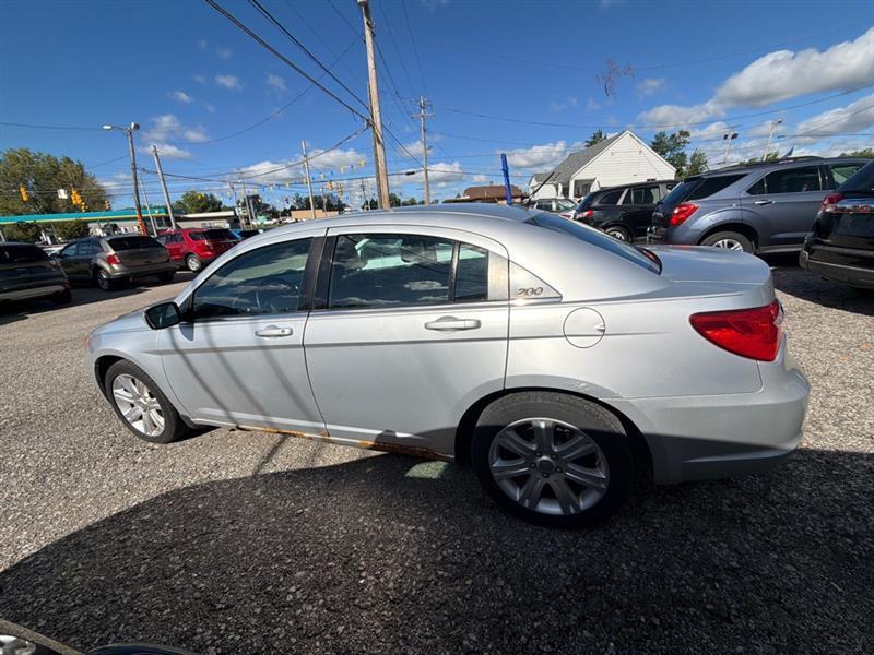 2011 Chrysler 200