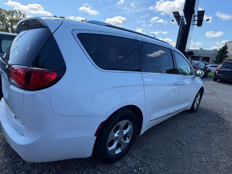 Chrysler Pacifica Hybrid Touring L 2018