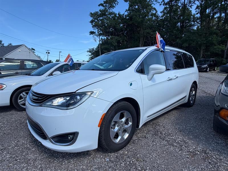 Chrysler Pacifica Hybrid Touring L 2018
