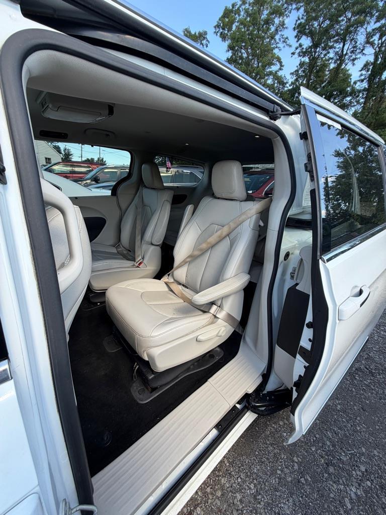 Chrysler Pacifica Hybrid Touring L 2018