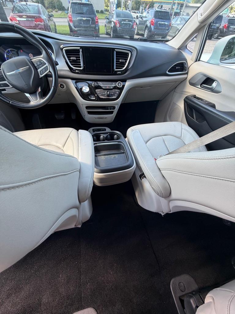 Chrysler Pacifica Hybrid Touring L 2018