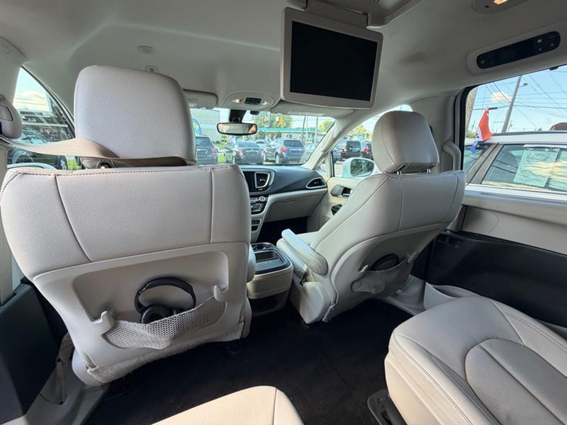 Chrysler Pacifica Hybrid Touring L 2018