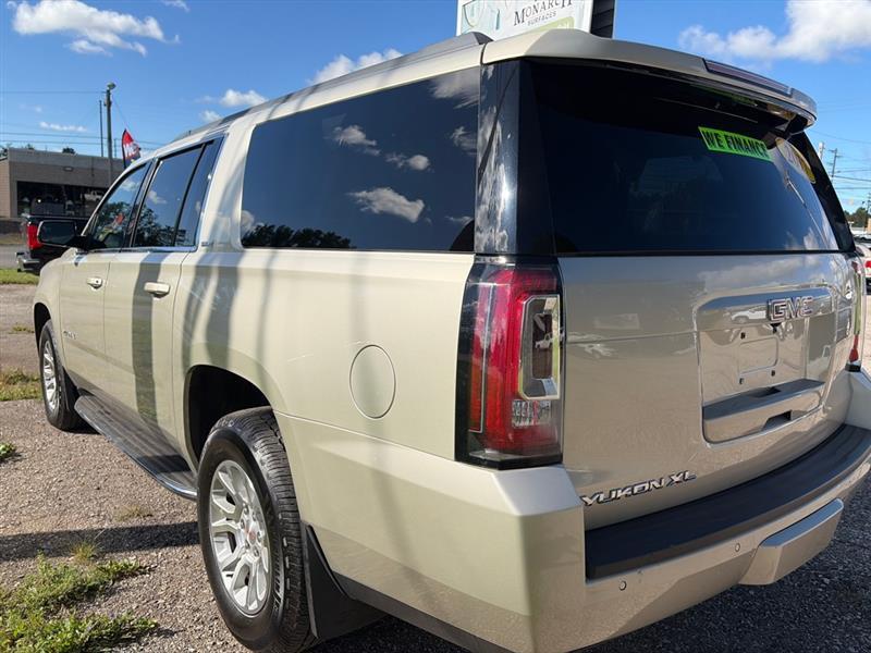 GMC Yukon XL SLE 4WD 2017