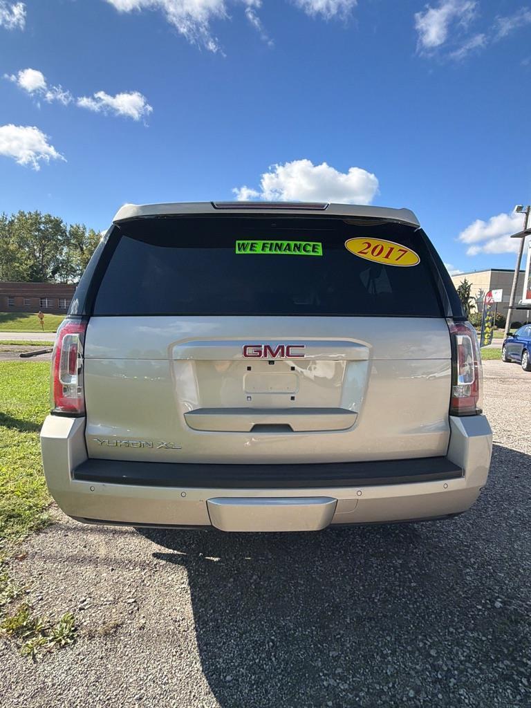 GMC Yukon XL SLE 4WD 2017