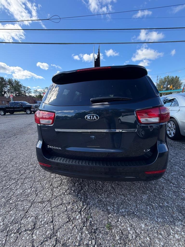 Kia Sedona LX 2016