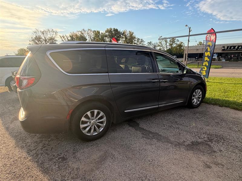 Chrysler Pacifica Touring-L 2019