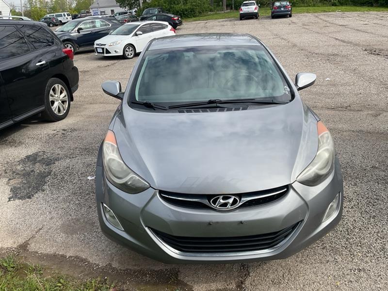 Hyundai Elantra GLS M/T 2013
