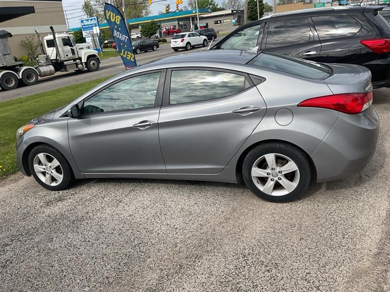 Hyundai Elantra GLS M/T 2013