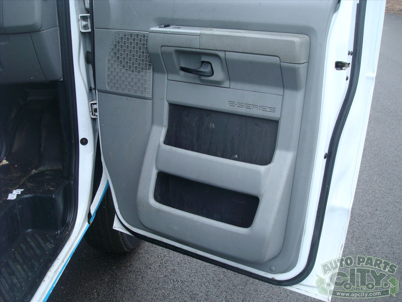 Ford Econoline E-250 2012