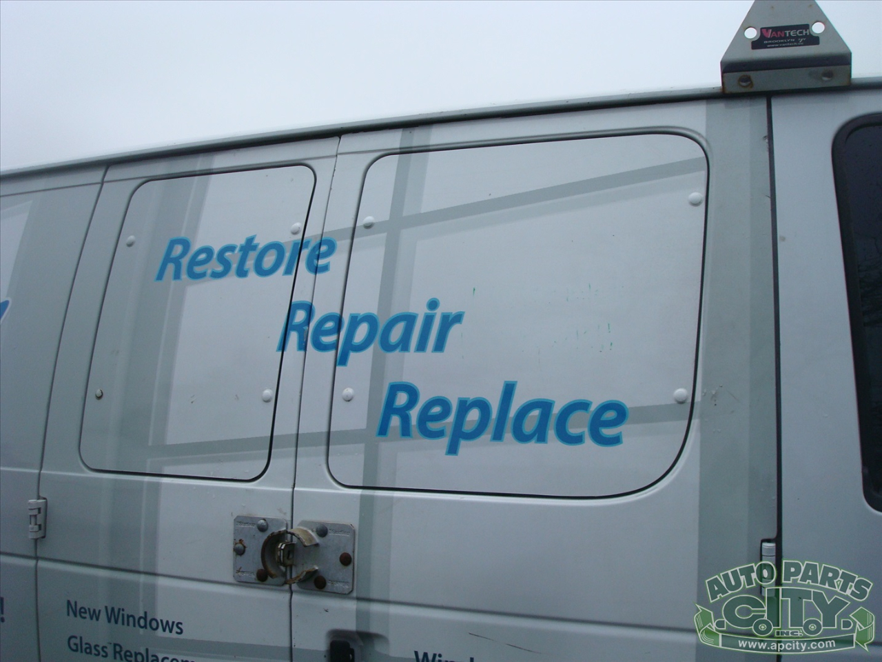 Ford Econoline E-250 2012