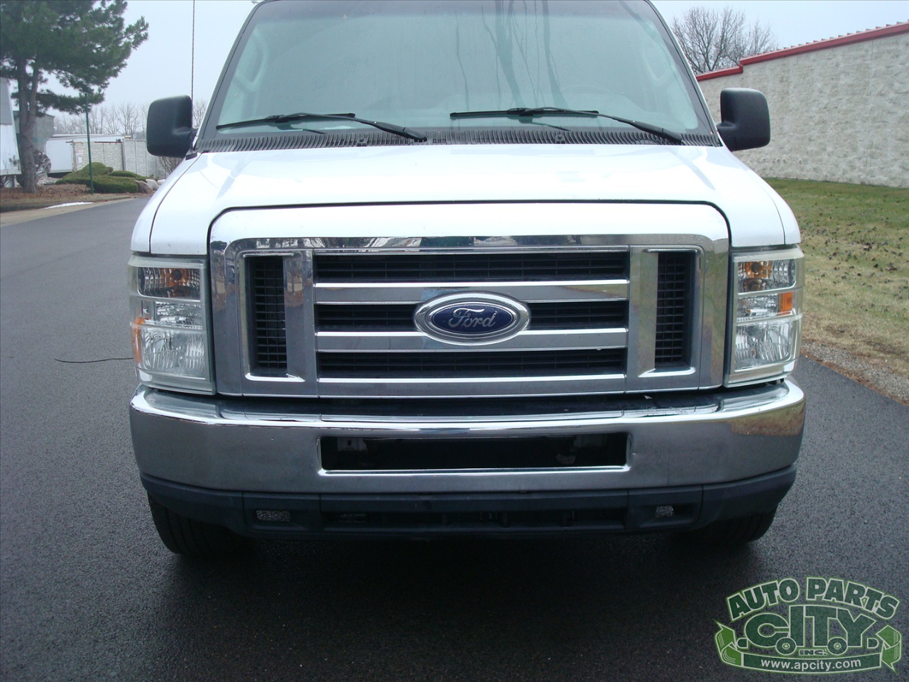 Ford Econoline E-250 2012