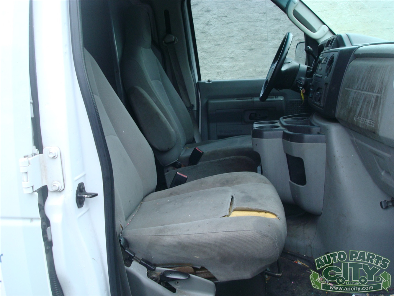 Ford Econoline E-250 2012