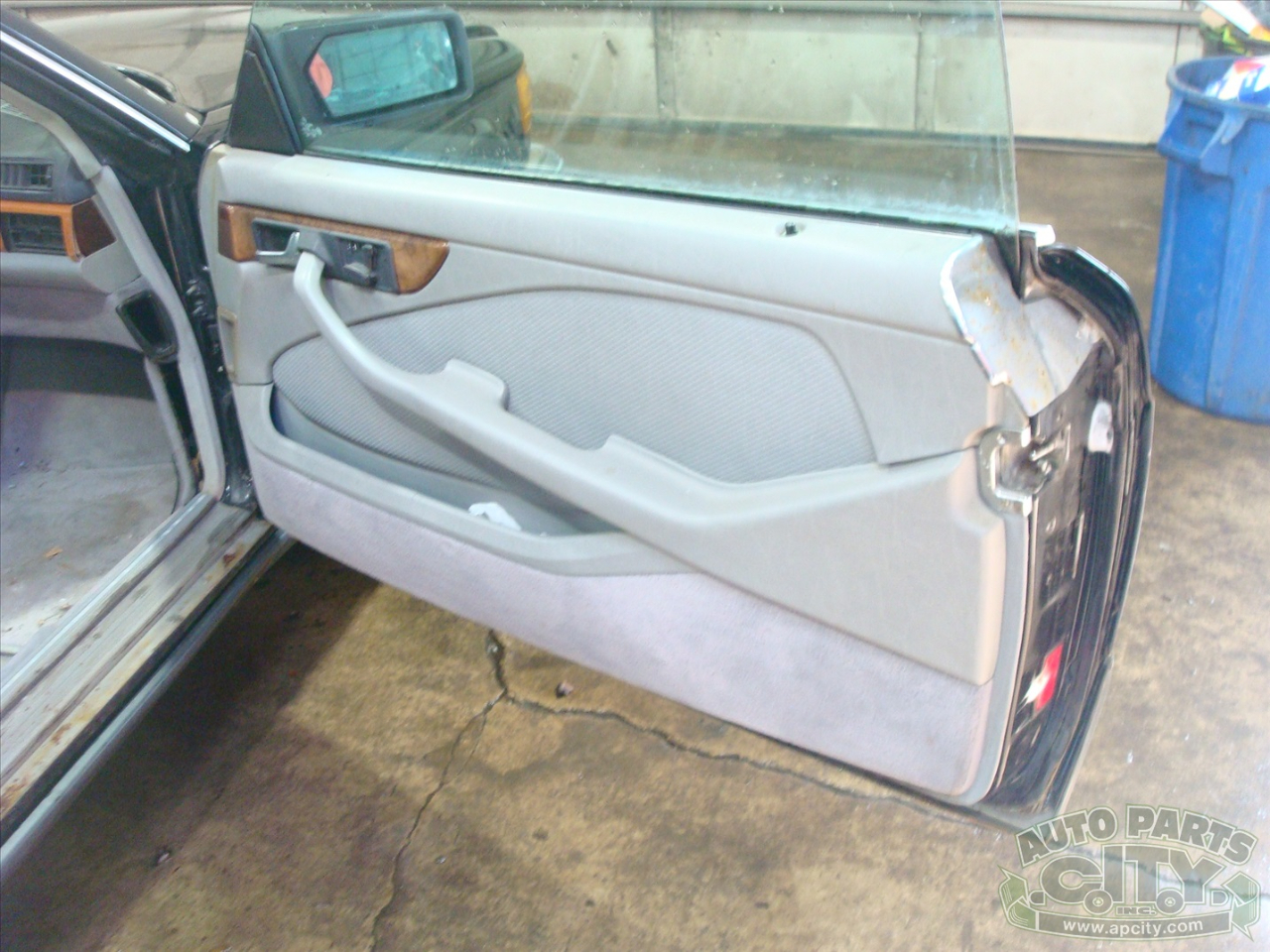 Mercedes-Benz 500 SEC 1985