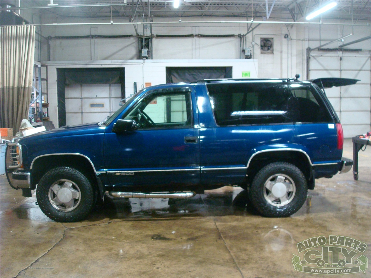 Chevrolet Tahoe 2-Door 4WD 1996