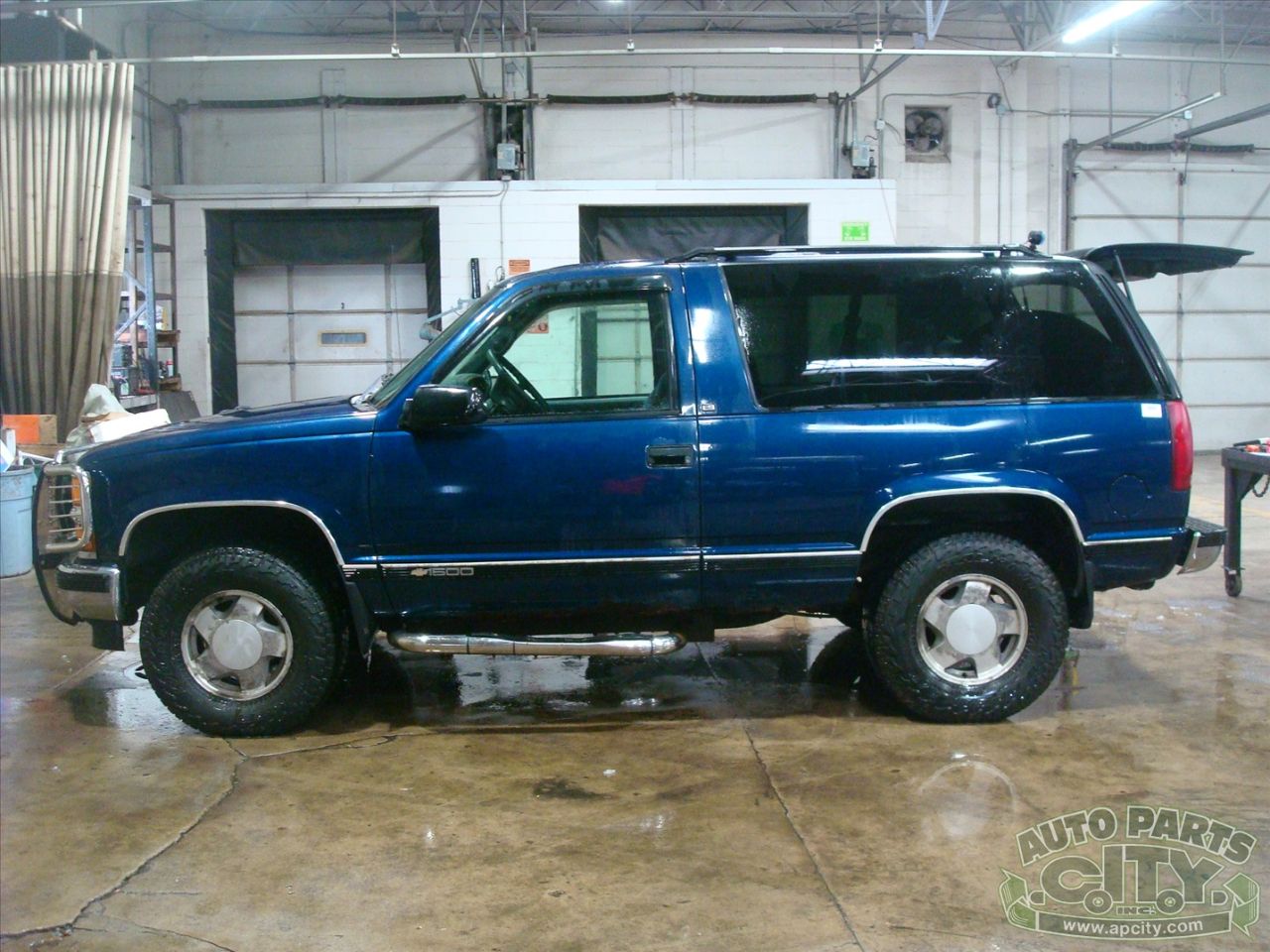 Chevrolet Tahoe 2-Door 4WD 1996