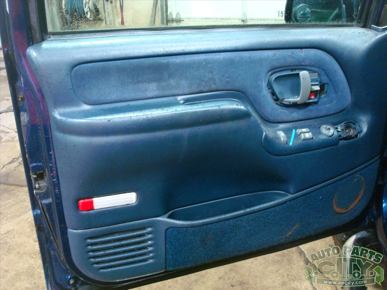 Chevrolet Tahoe 2-Door 4WD 1996