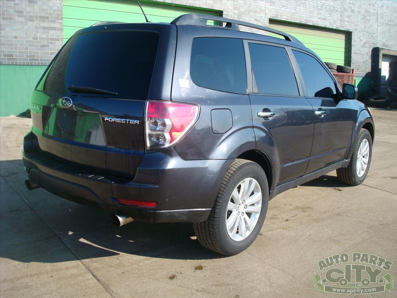 Subaru Forester 2.5X Premium 2011